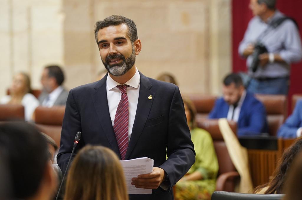 Fernández-Pacheco en el Parlamento andaluz.