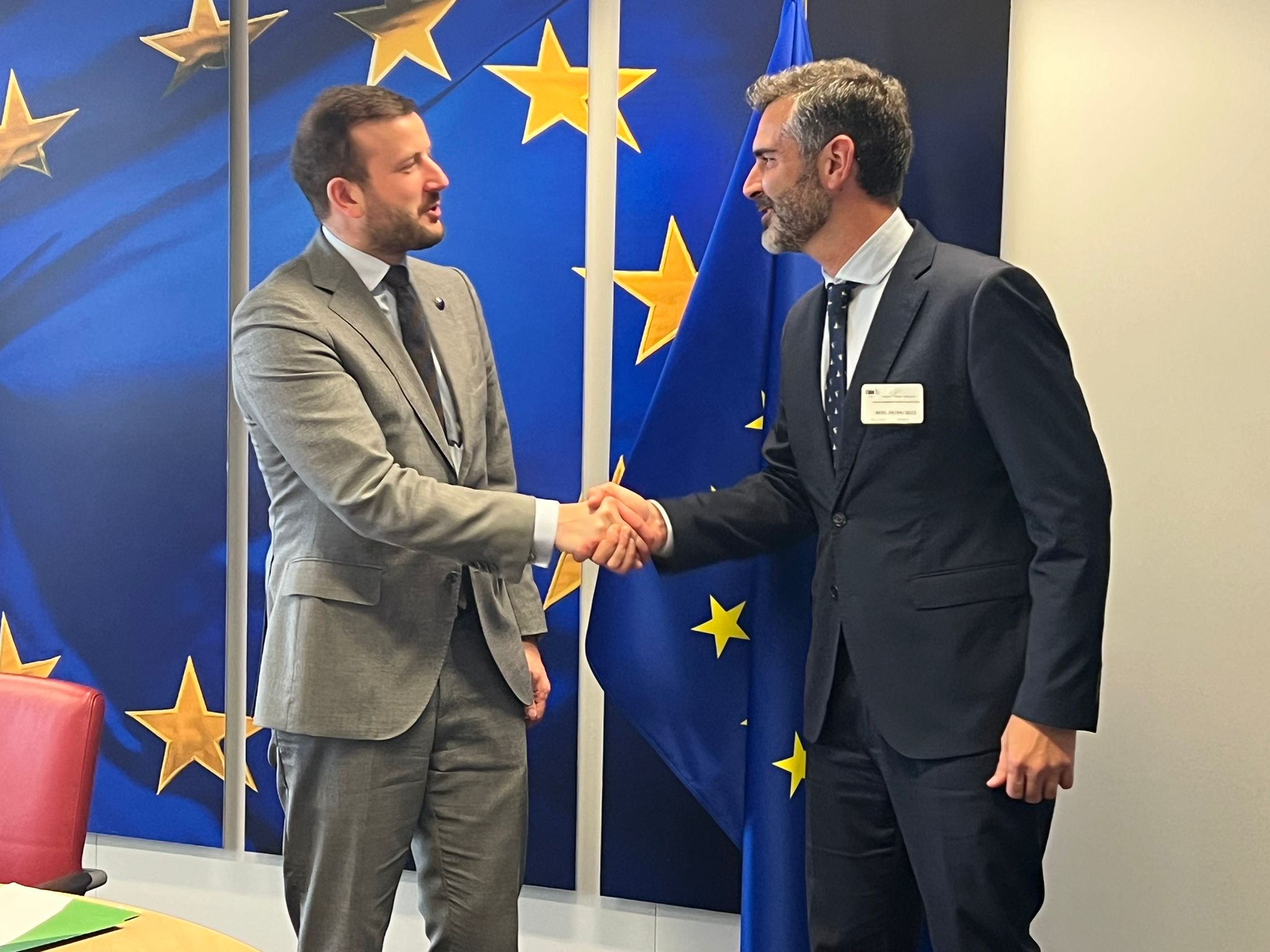 Ramón Fernández-Pacheco con el comisario europeo Sinkevicius.