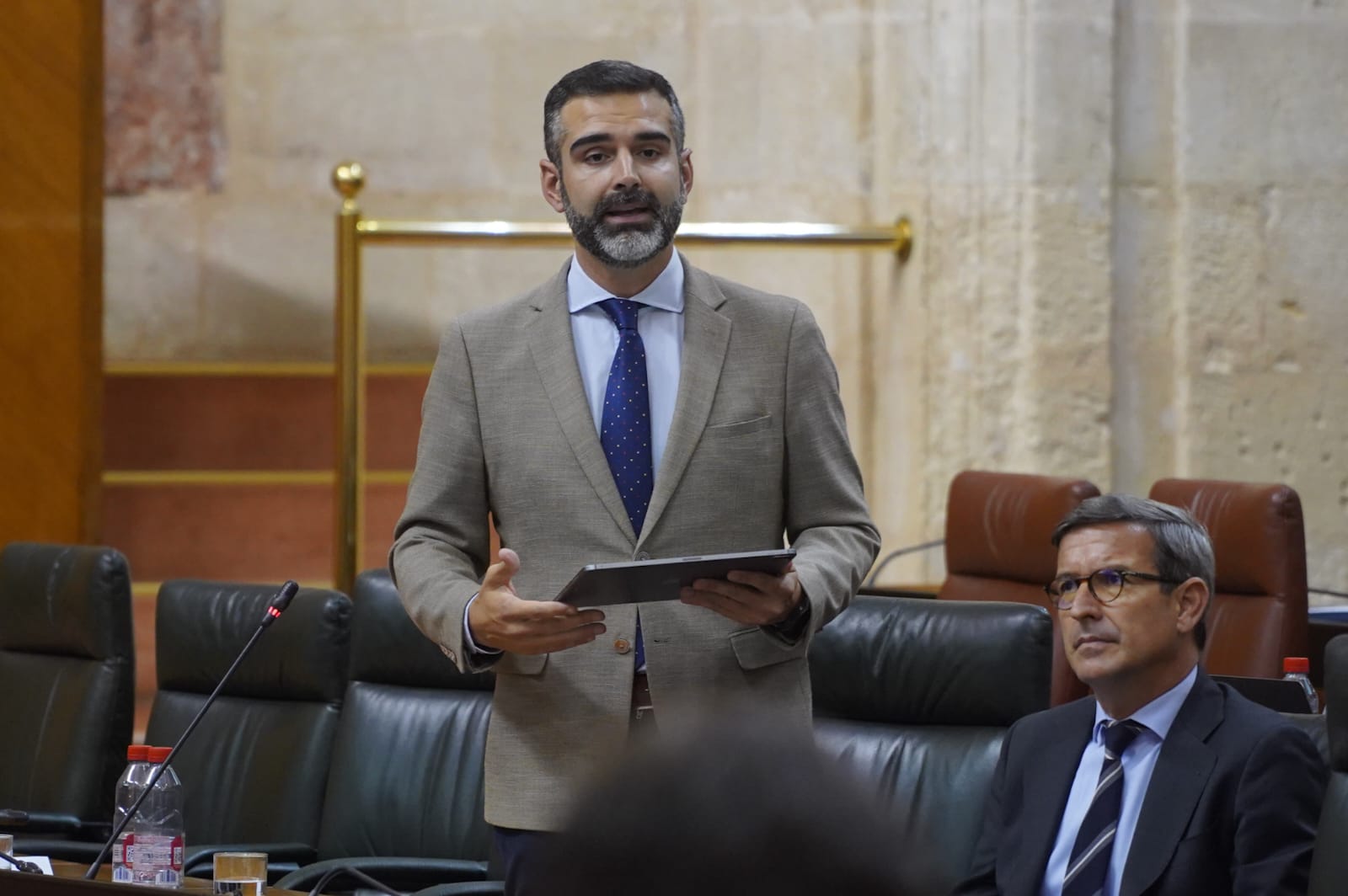 El consejero de Sostenibilidad, Medio Ambiente y Economía Azul, Ramón Fernández-Pacheco, en comisión. 