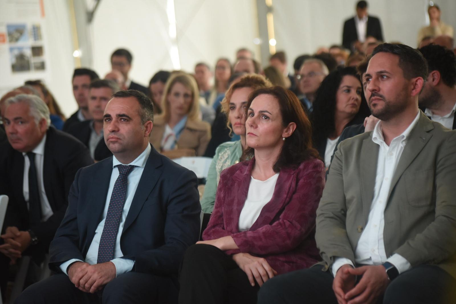 María López Sanchís interviene en el acto por el 25 aniversario de la Ecocentral Granada