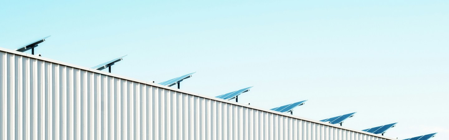 placas solares sobre tejado